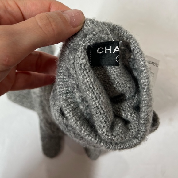 Chanel Gray 3 in 1 Fingerless & Finger Cashmere Silk Knit Tweed Gloves - Picture 9 of 12
